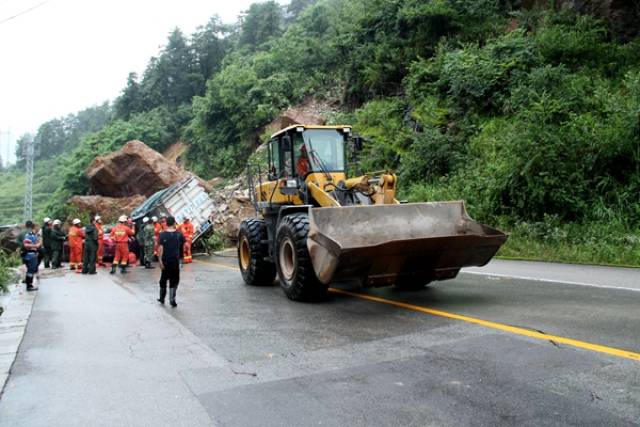 公路袭击手机版(公路杀手破解版下载)-第3张图片-QuickQ官网